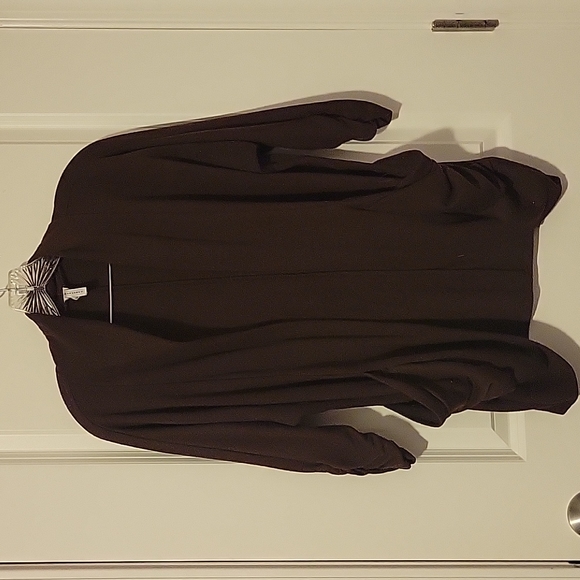 Discreet Sweaters - Discreet brown cardigan